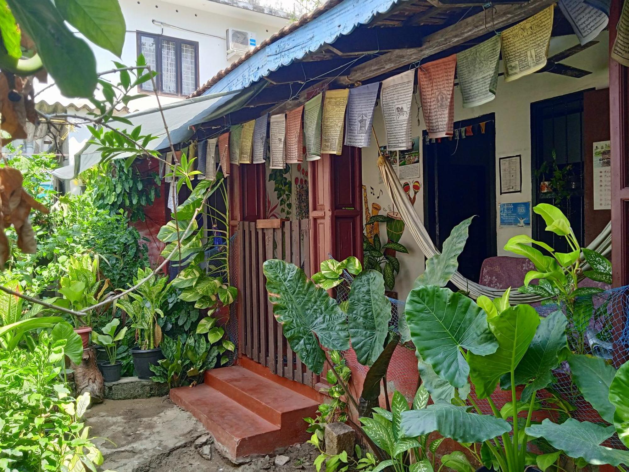 Hotel The Blues à Alappuzha Extérieur photo